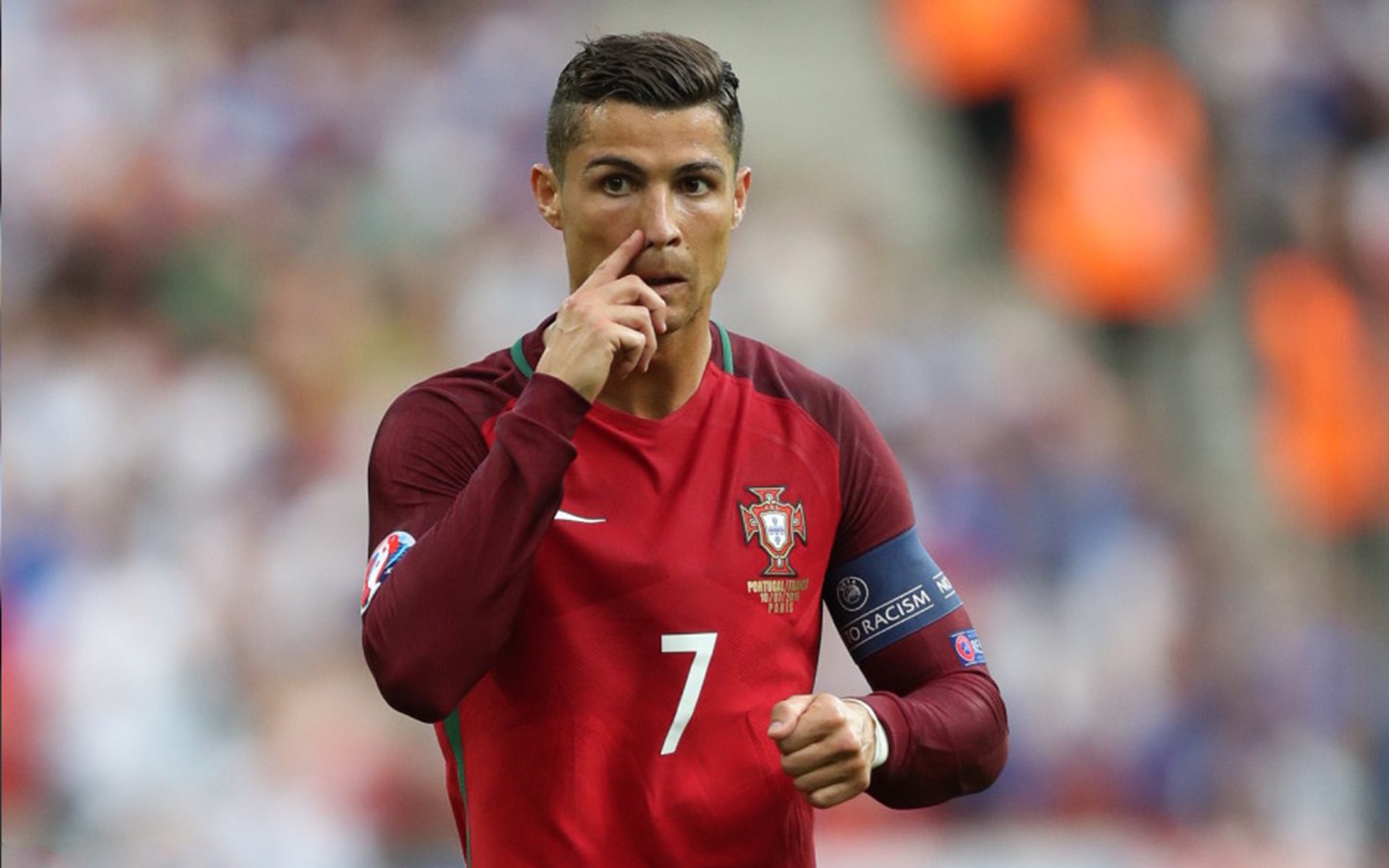 马竞边路传中制造多次威胁，马竞套边后卫